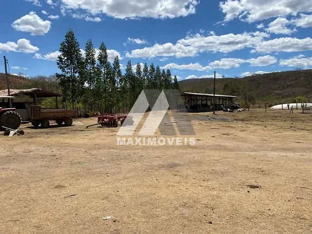 Fazenda com 7250000m², à venda, no bairro Zona Rural em Coronel Murta