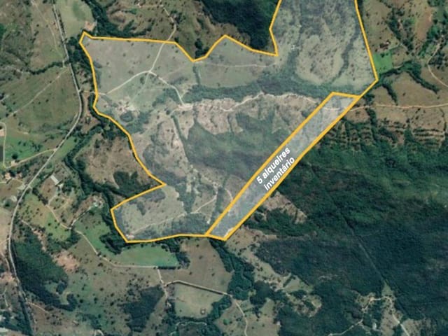 Fazenda com 19360000m² 3 quartos e 2 banheiros, à venda, no bairro ZONA RURAL em Pontalina