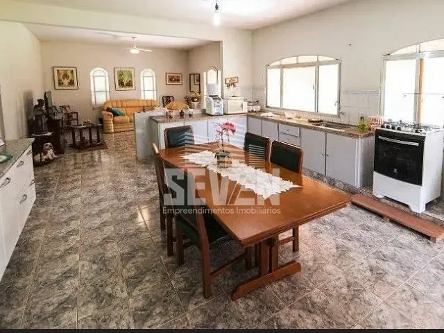 Fazenda com 12200m² 2 quartos e 2 banheiros, à venda, no bairro Zona Rural em Arealva