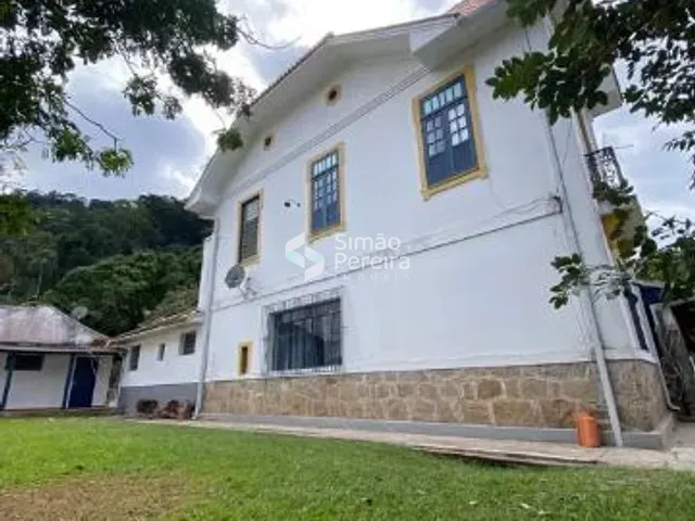Fazenda com 3000m² 9 quartos e 6 banheiros, à venda, no bairro Centro em Engenheiro Paulo de Frontin