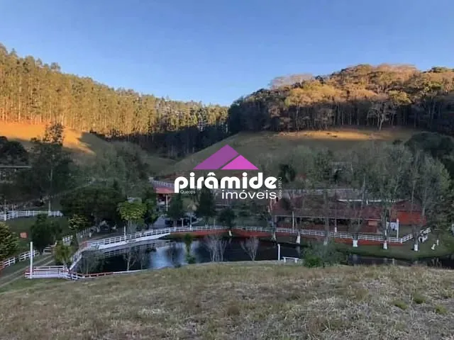Fazenda com 1100000m² 9 quartos e 5 banheiros, à venda, no bairro Rio Preto em Santo Antônio do Pinhal