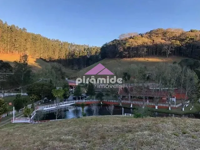 Fazenda com 1100000m² 9 quartos e 5 banheiros, à venda, no bairro Rio Preto em Santo Antônio do Pinhal