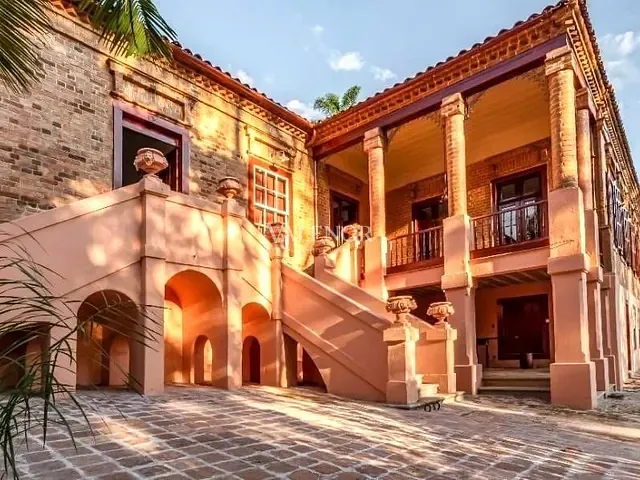 Fazenda com 1310000m² 6 quartos e 3 banheiros, à venda, no bairro Jardim Leonor em Itatiba