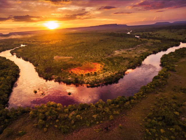 Fazenda com 27020000m², à venda, no bairro Rural em Mateiros