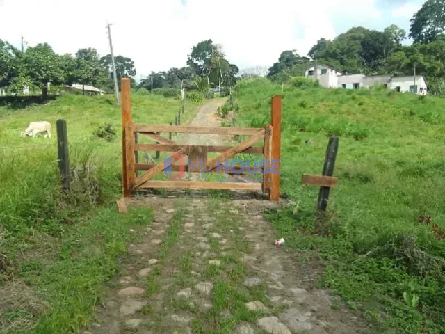 Fazenda com 710000m² 8 quartos e 5 banheiros, à venda, no bairro Zona rural em Barro Preto