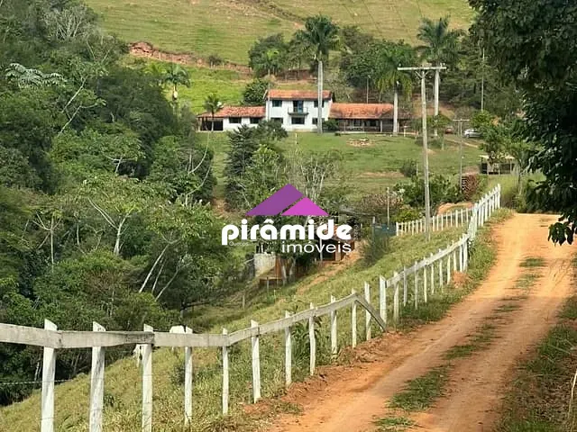 Fazenda com 2027990m² 4 quartos e 4 banheiros, à venda, no bairro Paraibuna em Paraibuna