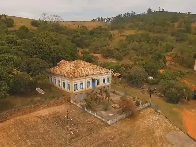 Fazenda com 580000m² 6 quartos e 2 banheiros, à venda, no bairro Capela do Barreiro em Itatiba