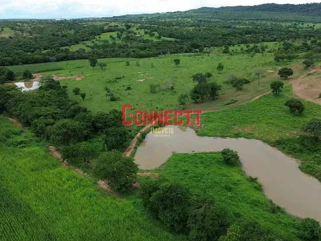 Fazenda com 2170000m² 6 quartos e 3 banheiros, à venda, no bairro . em João Pinheiro
