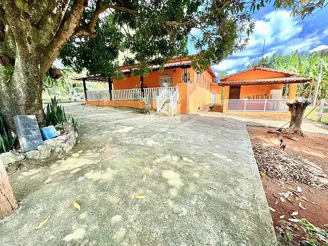Fazenda com 45000000m² 6 quartos e 6 banheiros, à venda, no bairro Centro em Baldim
