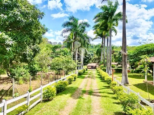 Fazenda com 45000000m² 6 quartos e 6 banheiros, à venda, no bairro Centro em Baldim