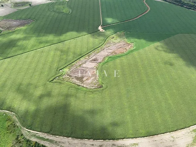 Fazenda com 4961000m², à venda, no bairro Área Rural de Campos de Holambra em Paranapanema