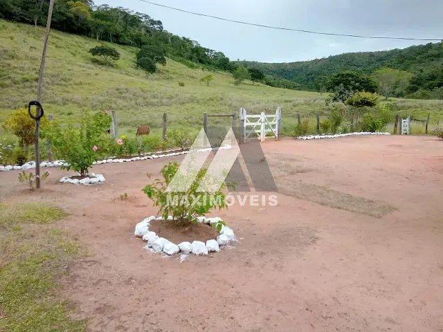 Fazenda 3 quartos e 2 banheiros, à venda, no bairro Almenara em Almenara