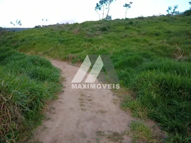 Fazenda 3 quartos e 2 banheiros, à venda, no bairro Almenara em Almenara