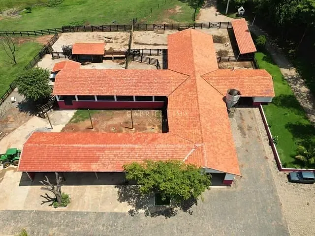 Fazenda com 7750000m² 5 quartos e 4 banheiros, à venda, no bairro Cruz em Lorena