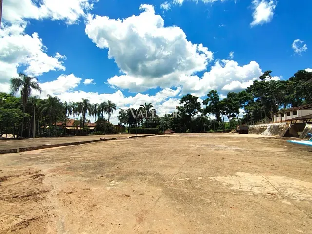 Fazenda com 169900000m² 5 quartos e 5 banheiros, à venda, no bairro Centro em São José do Rio Pardo