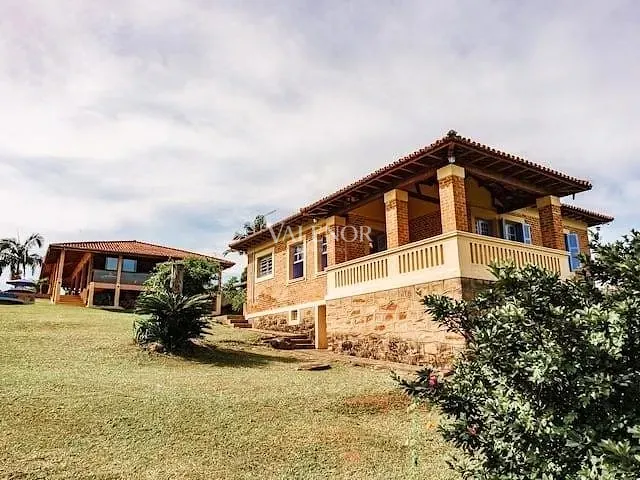 Fazenda com 968000m² 8 quartos e 6 banheiros, à venda, no bairro Centro em Itapira