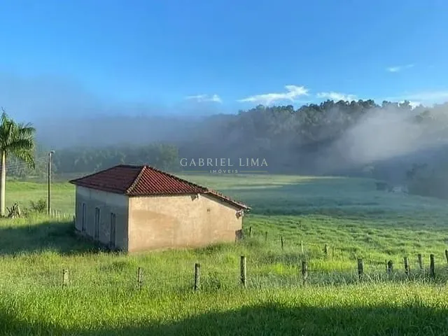 Fazenda com 968000m² 8 quartos e 6 banheiros, à venda, no bairro Centro em Itapira