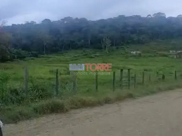 Fazenda com 1460000m² 3 quartos e 2 banheiros, à venda, no bairro Zona Rural em Camacan