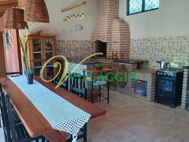 Fazenda com 1100m² 4 quartos e 3 banheiros, à venda, no bairro Zona Rural em Mendonça
