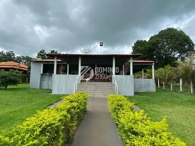 Rancho com 3500m² 6 quartos e 5 banheiros, à venda, no bairro Quatif em Água Comprida