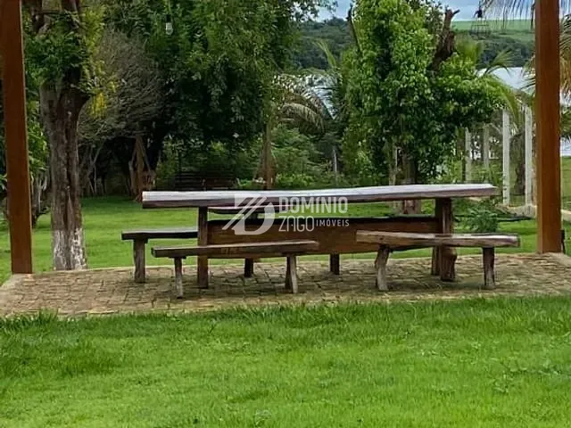 Rancho com 3500m² 6 quartos e 5 banheiros, à venda, no bairro Quatif em Água Comprida