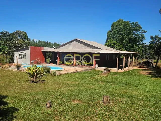 Fazenda com 210m² 3 quartos e 2 banheiros, à venda, no bairro Área Rural de Formosa em Formosa