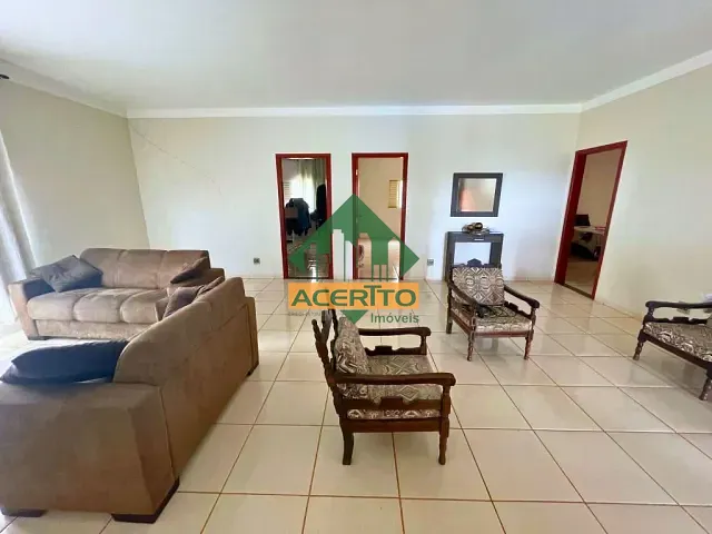 Fazenda com 525m² 3 quartos e 3 banheiros, à venda, no bairro Aeroporto em Araçatuba