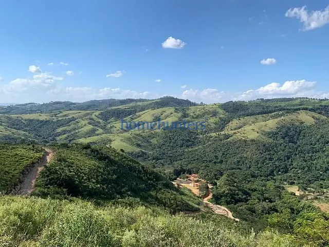 Fazenda com 750200m², à venda, no bairro Santo Aleixo em Serra Negra