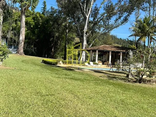 Fazenda com 968000m², à venda, no bairro Estância Suiça em Serra Negra