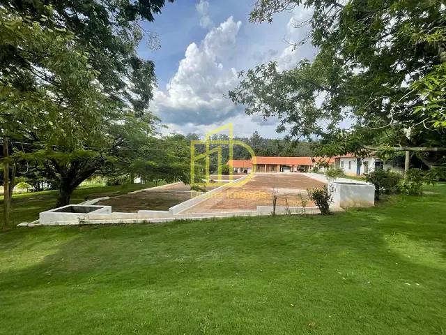 Fazenda com 484000m² 4 quartos e 2 banheiros, à venda, no bairro Área Rural de Itu em Itu