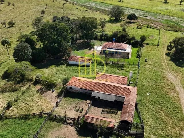 Fazenda com 3218600m² 1 quarto e 1 banheiro, à venda, no bairro Área Rural de Angatuba em Angatuba