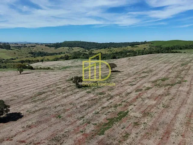 Fazenda com 3218600m² 1 quarto e 1 banheiro, à venda, no bairro Área Rural de Angatuba em Angatuba