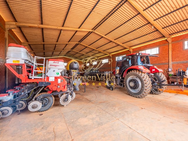 Fazenda com 1051900m² 2 quartos e 3 banheiros, à venda, no bairro Zona Rural em Tibagi
