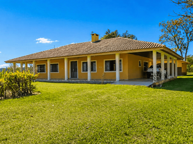 Fazenda com 960000m² 3 quartos e 3 banheiros, à venda, no bairro Santa Cruz em Campo Largo