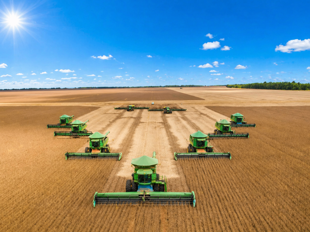 Fazenda com 24200000m² 4 quartos e 10 banheiros, à venda, no bairro Uvaranas em Ponta Grossa