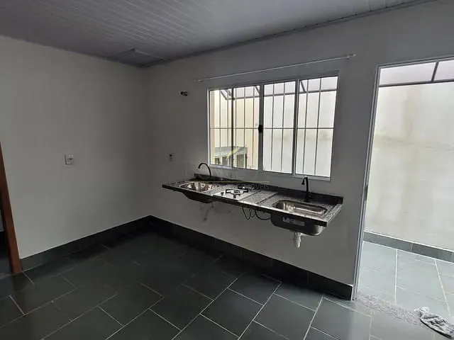 Flat com 100m² 1 quarto e 1 banheiro, para alugar, no bairro Centro em Piracaia