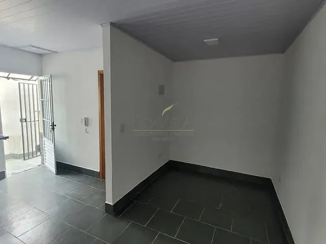 Flat com 100m² 1 quarto e 1 banheiro, para alugar, no bairro Centro em Piracaia