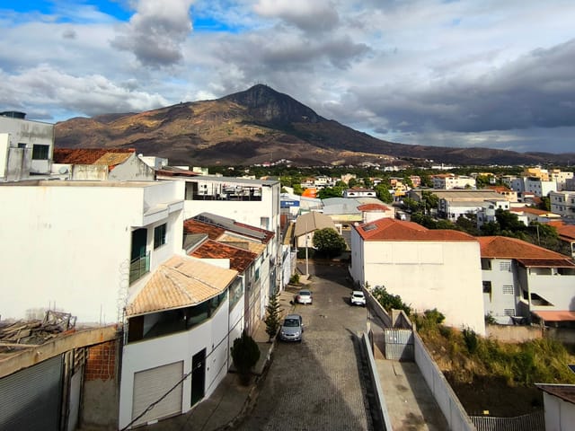 Flat com 48m² 1 quarto e 1 banheiro, à venda, no bairro Vila Bretas em Governador Valadares
