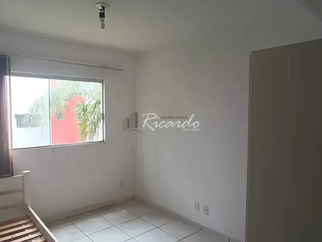 Flat com 34m² 1 quarto e 1 banheiro, à venda, no bairro Uvaranas em Ponta Grossa