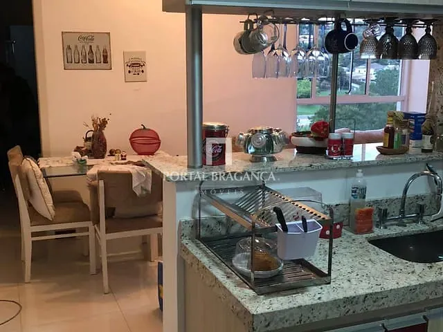Flat 1 quarto e 2 banheiros, à venda, no bairro Lagos de Santa Helena em Bragança Paulista