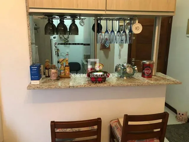 Flat 1 quarto e 2 banheiros, à venda, no bairro Lagos de Santa Helena em Bragança Paulista