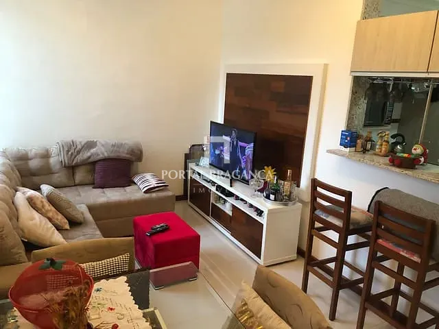 Flat 1 quarto e 2 banheiros, à venda, no bairro Lagos de Santa Helena em Bragança Paulista