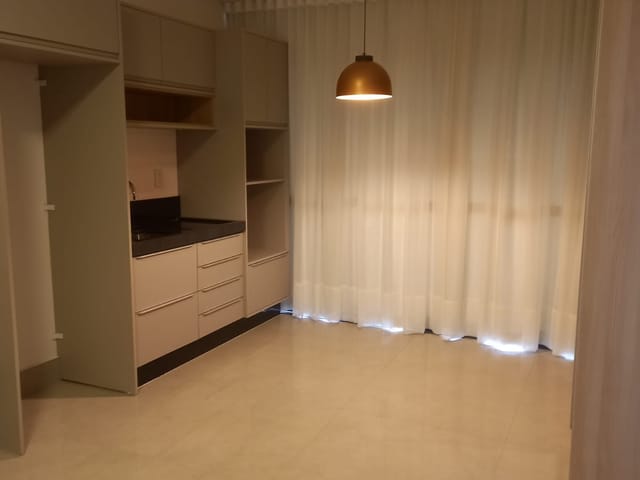 Flat com 46m² 1 quarto e 1 banheiro, à venda, no bairro Jardim dos Estados em Campo Grande