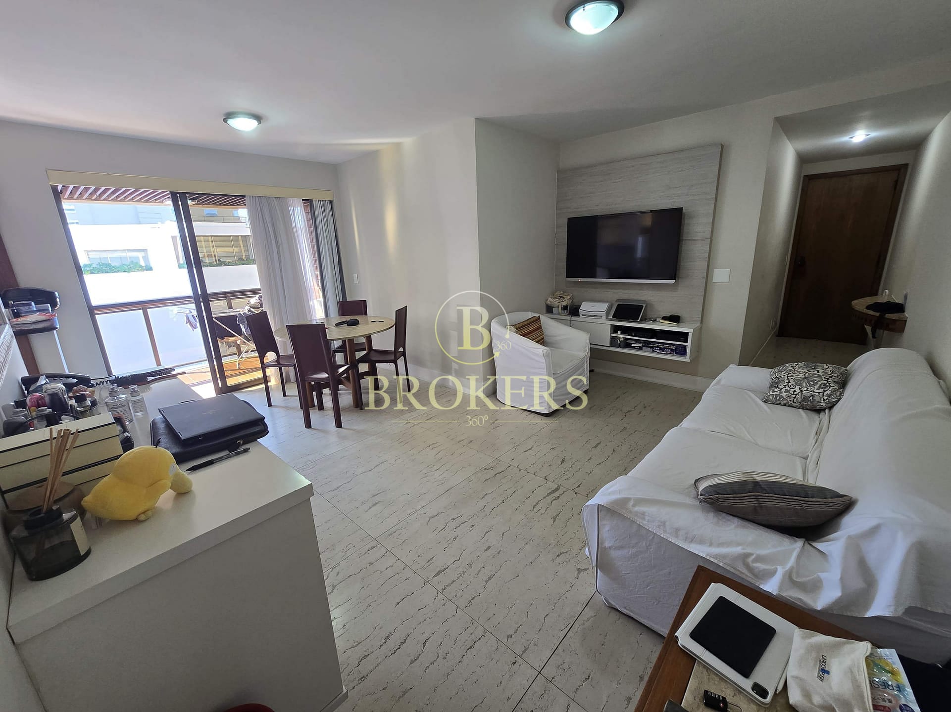 Flat à venda, Av Vieira Souto - Ipanema, Varanda vista mar, sala, 2 quartos sendo 1 suíte, 1 banheiro social - 82 m² - 2 vagas na escritura - Infra completa.
