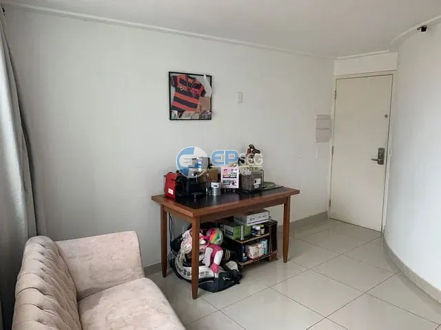 Flat com 50m² 1 quarto e 1 banheiro, à venda, no bairro Centro em Londrina