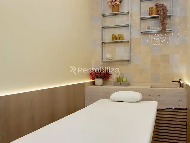 Flat 1 quarto e 1 banheiro, à venda, no bairro Meia Praia em Itapema