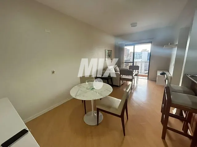 Flat 1 quarto e 1 banheiro, para alugar, no bairro Vila Nova Conceição em São Paulo