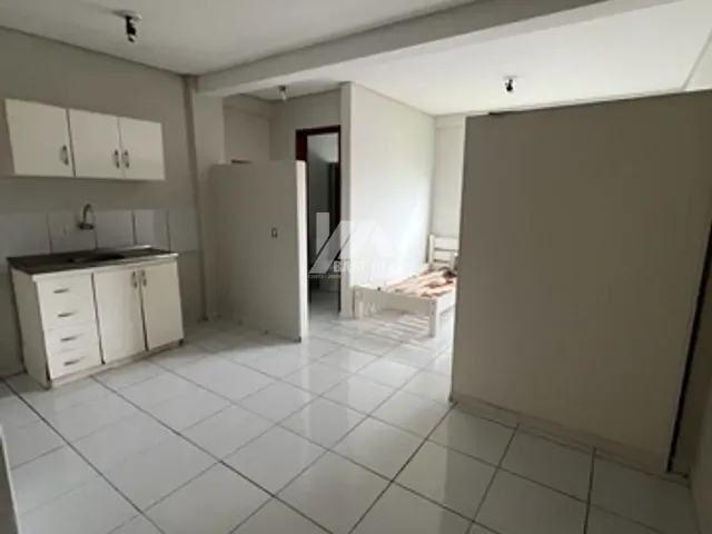 Flat 1 quarto e 1 banheiro, à venda ou para alugar, no bairro Uvaranas em PONTA GROSSA