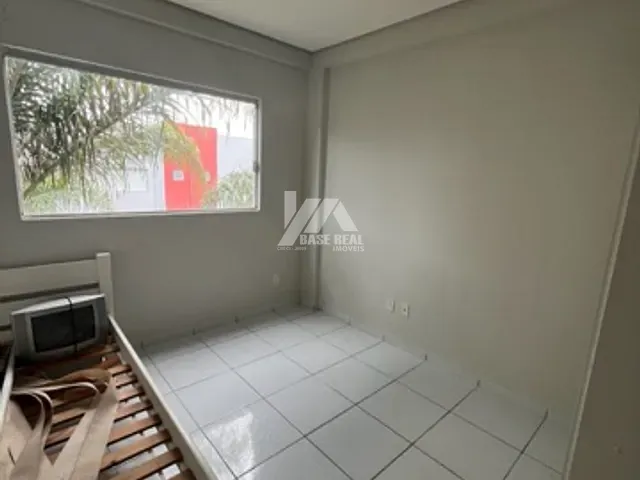 Flat 1 quarto e 1 banheiro, à venda ou para alugar, no bairro Uvaranas em PONTA GROSSA