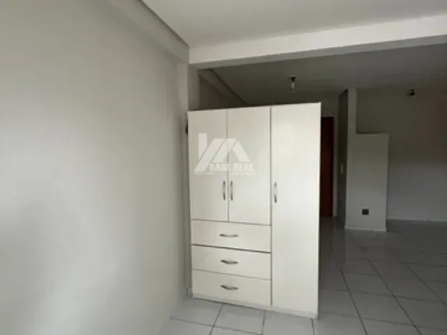Flat 1 quarto e 1 banheiro, à venda ou para alugar, no bairro Uvaranas em PONTA GROSSA